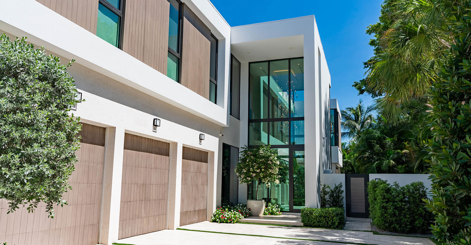 Delray-Modern-Courtyard-2